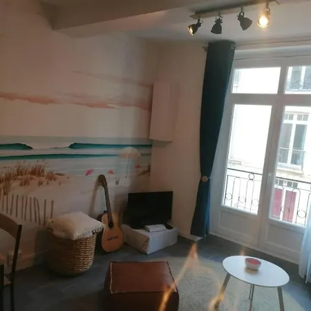 Le Soleil De *