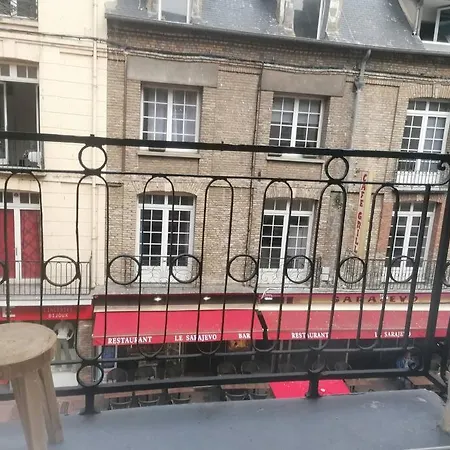 Le Soleil De *